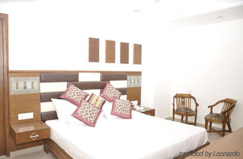 Hotel Sarthak Palace Near Karol Bagh Metro Station New Delhi Екстер'єр фото