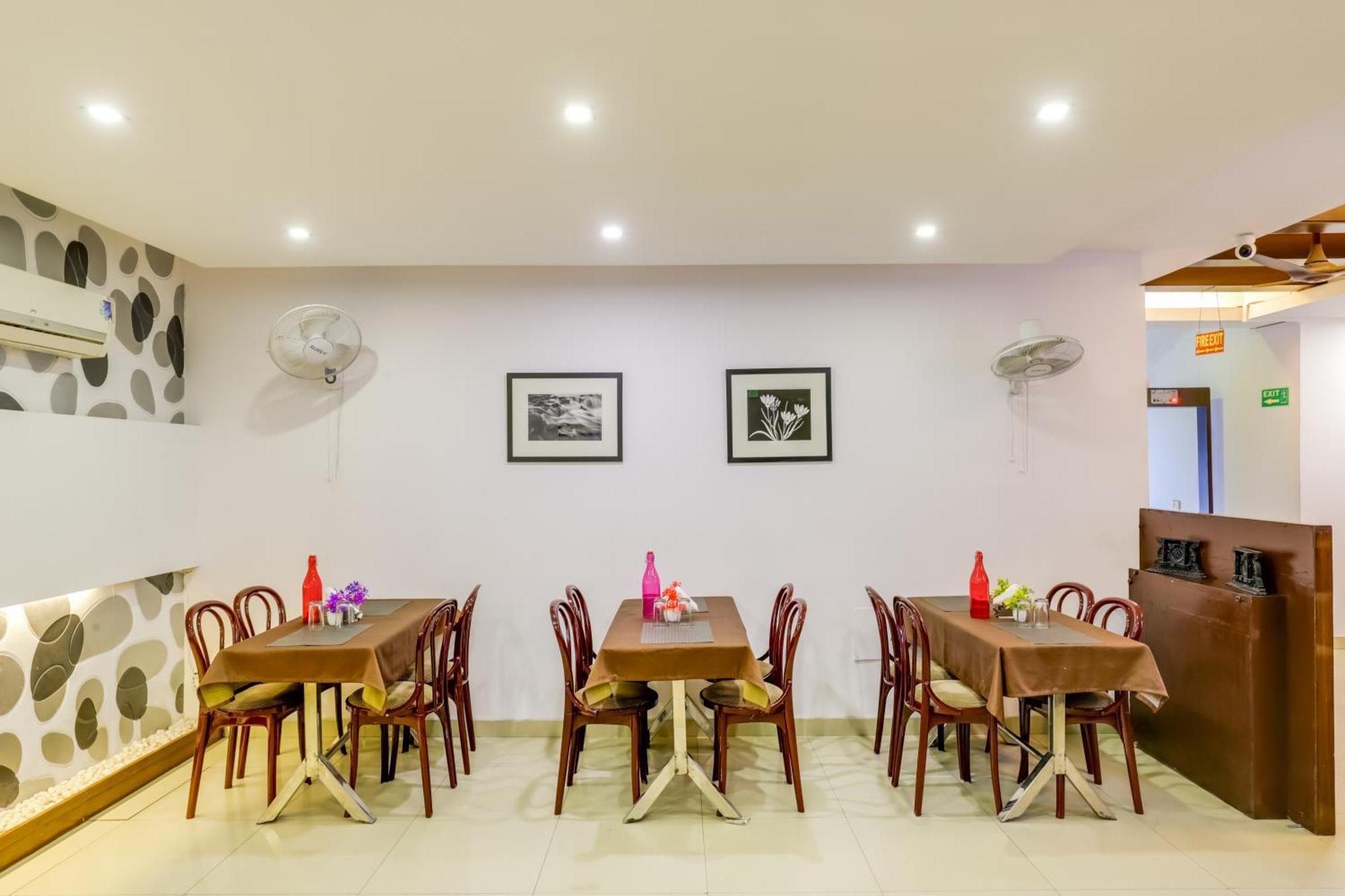 Hotel Sarthak Palace Near Karol Bagh Metro Station New Delhi Екстер'єр фото