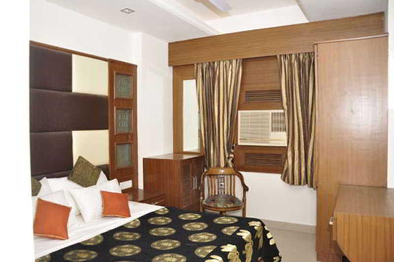 Hotel Sarthak Palace Near Karol Bagh Metro Station New Delhi Екстер'єр фото